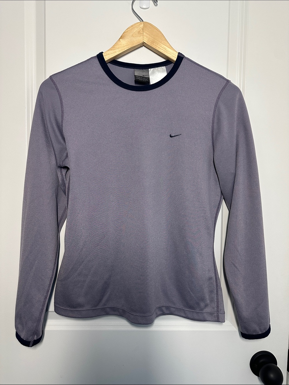 Nike Women’s Crewneck Athletic Top Lavender/Navy Trim S